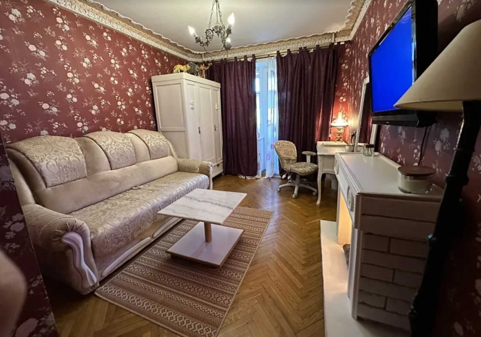 Продається добра 3-х кімнатна квартира зі всім. Р-н мед. університету