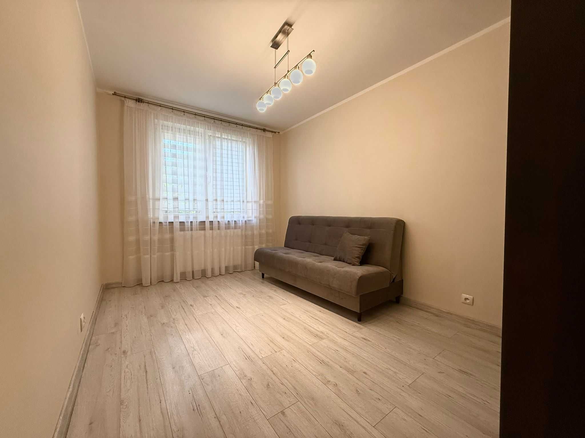Mieszkanie 43m2, 2-pokojowe (wysoki parter) ul. 1 PLM .