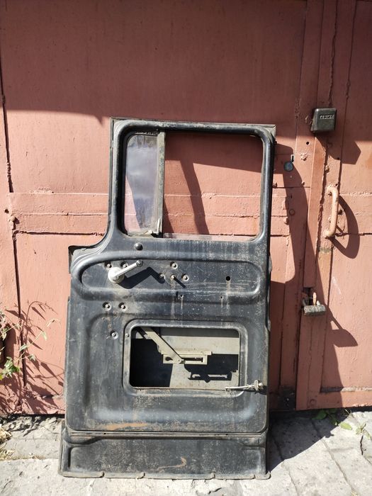 Продам дверь ЗИЛ 130