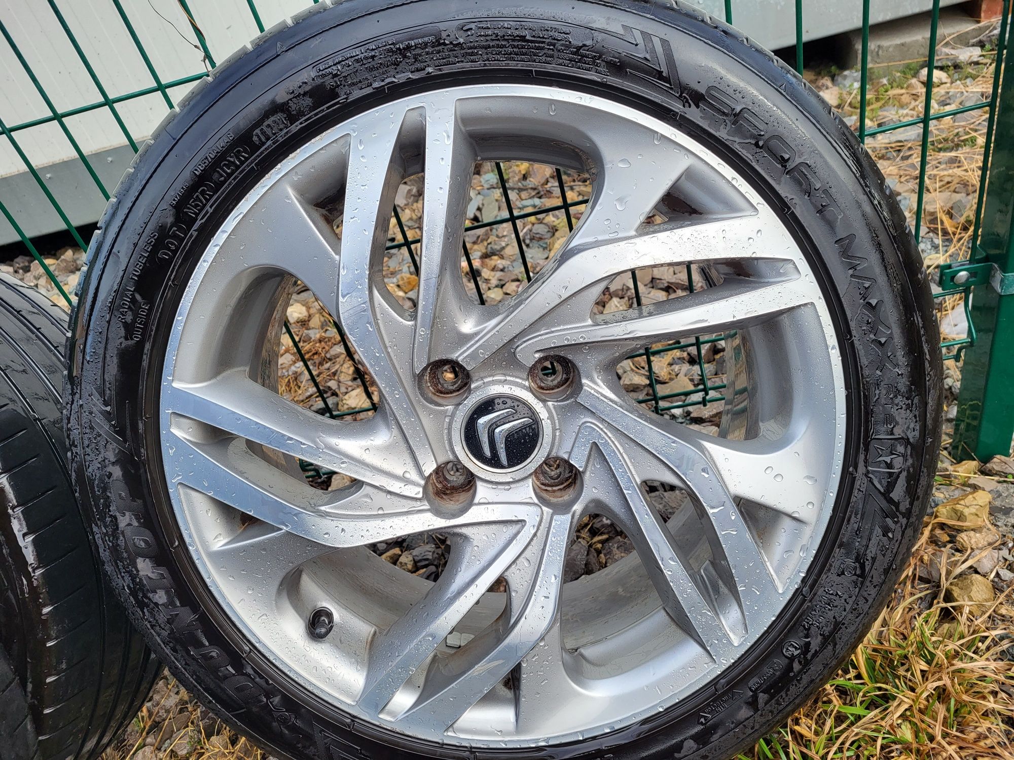 Kompletne koła 17 z oponami citroen