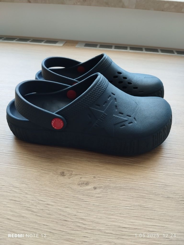 Crocsy chłopięce 32