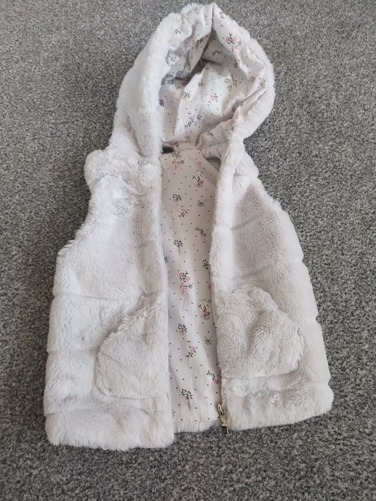 Kamizelka bezrękawnik futerkowych r. 110