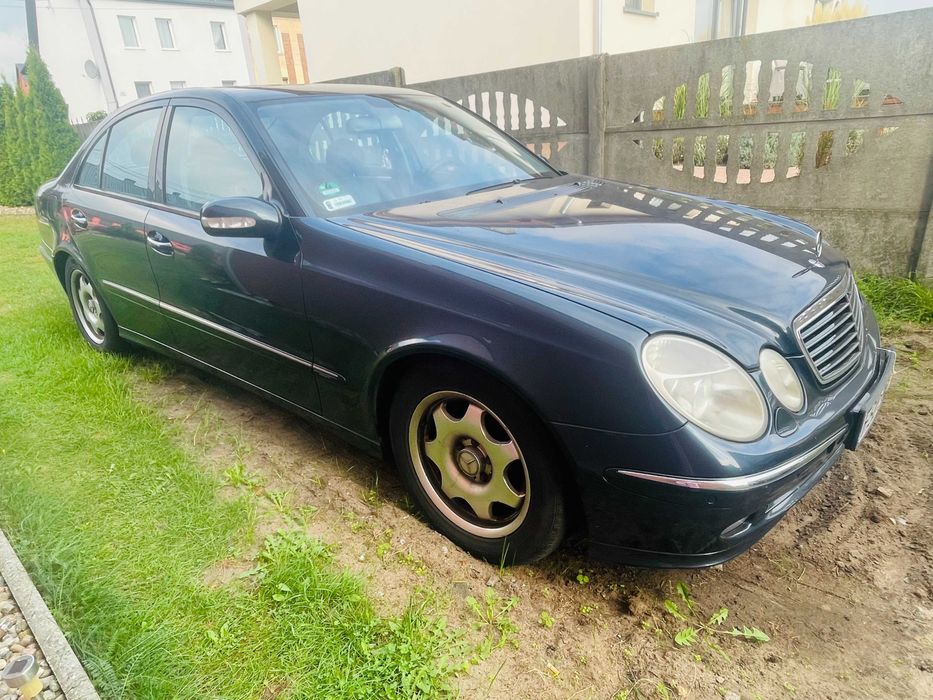 Mercedes-Benz  Daimlerchrysler E320 niebieski skóra 2002r