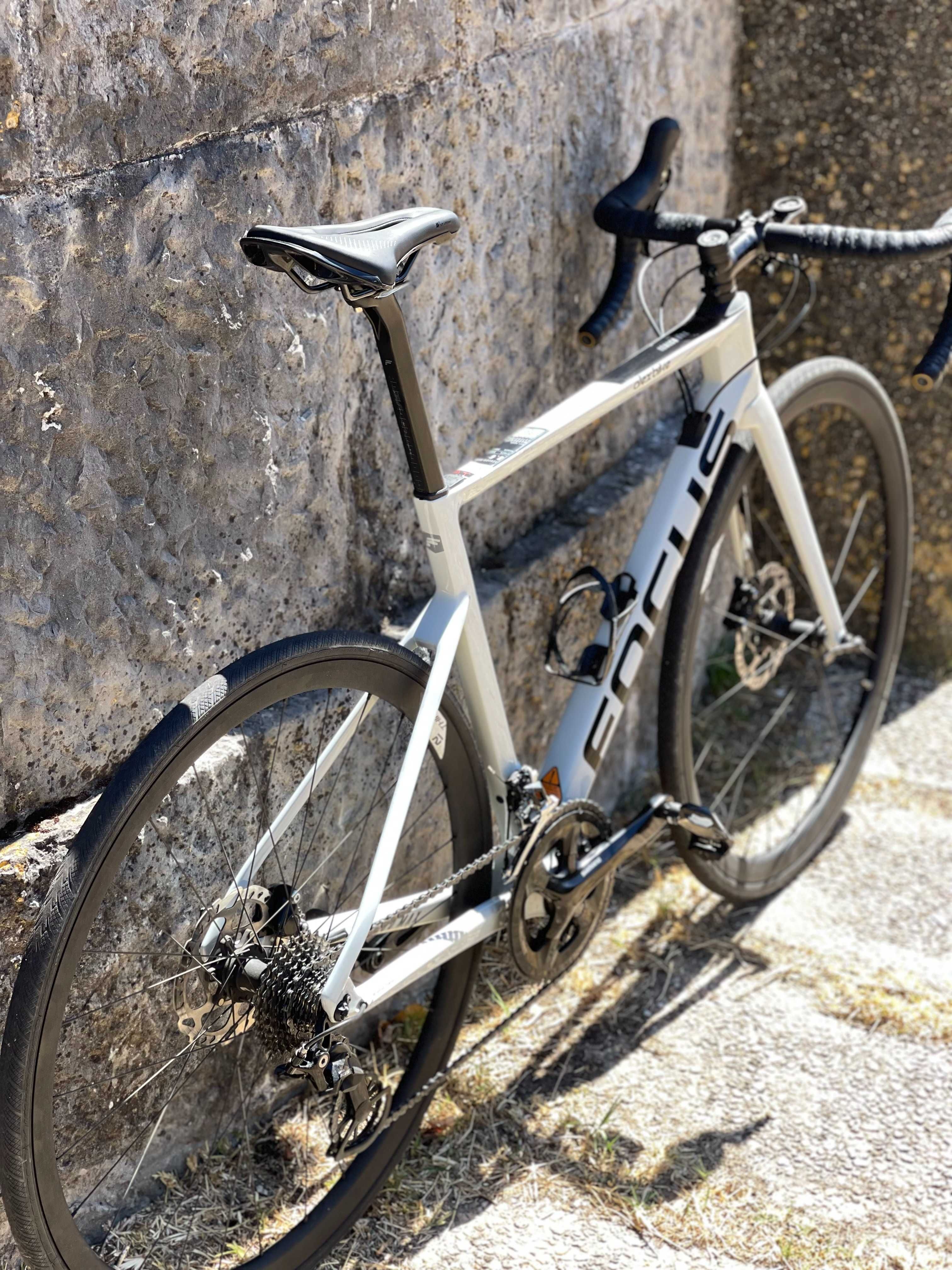 Bicicleta de estrada Focus Izalco Max Disco 8.6 - Como Nova
