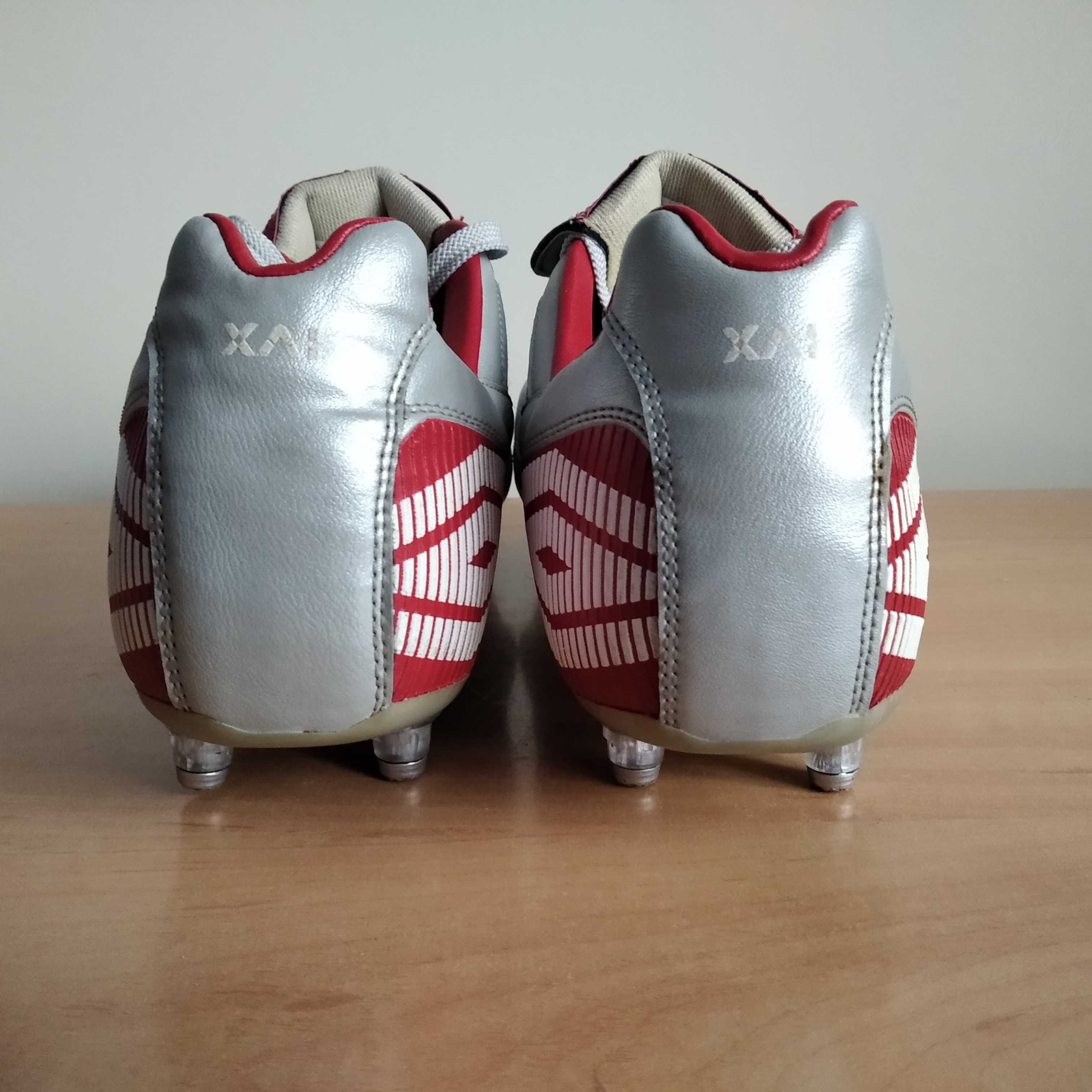 Buty piłkarskie korki wkręty UMBRO XAI roz.eu-47