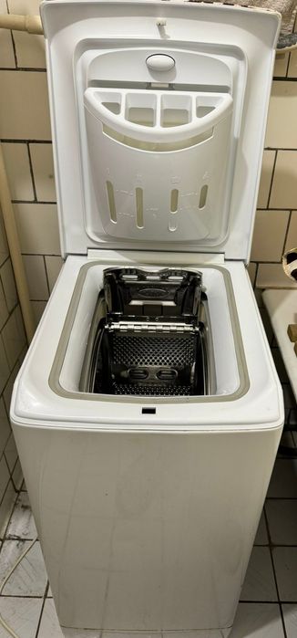 Стиральная машина Ariston AVTL 83