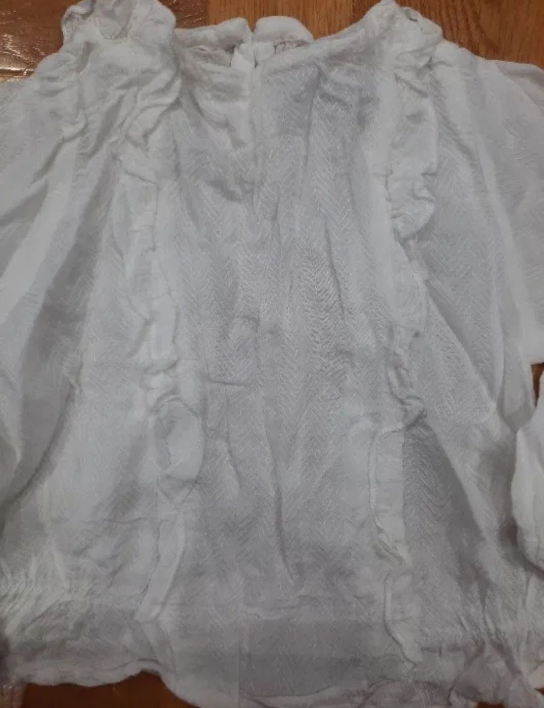 Elegancka białą bluzeczka Reserved 74 cm