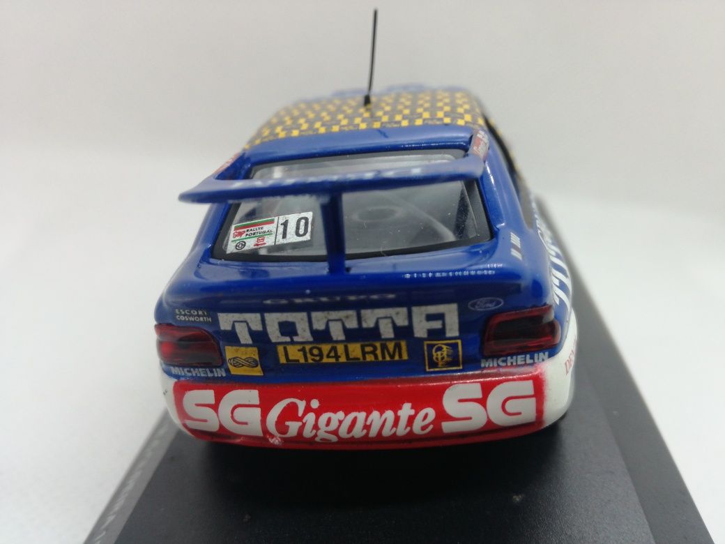 N.101 Miniatura 1/43 Ford Escort RS Cosworth F Peres Rally Tap 1995