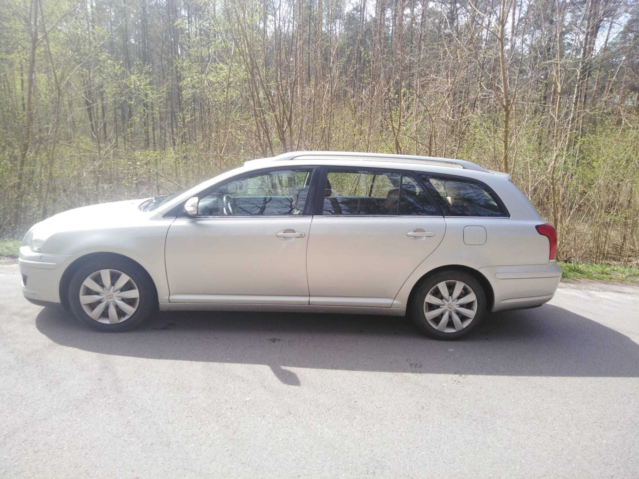 Toyota Avensis 2006r. Lift 2.0 D4D wersja SOL Kombi Świętokrzyskie