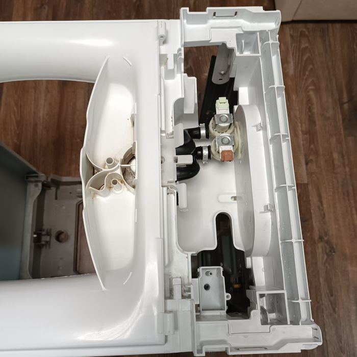 Стиральная машина Zanussi, корпус