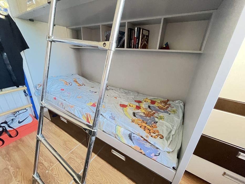 Продам двоярусне  ліжко