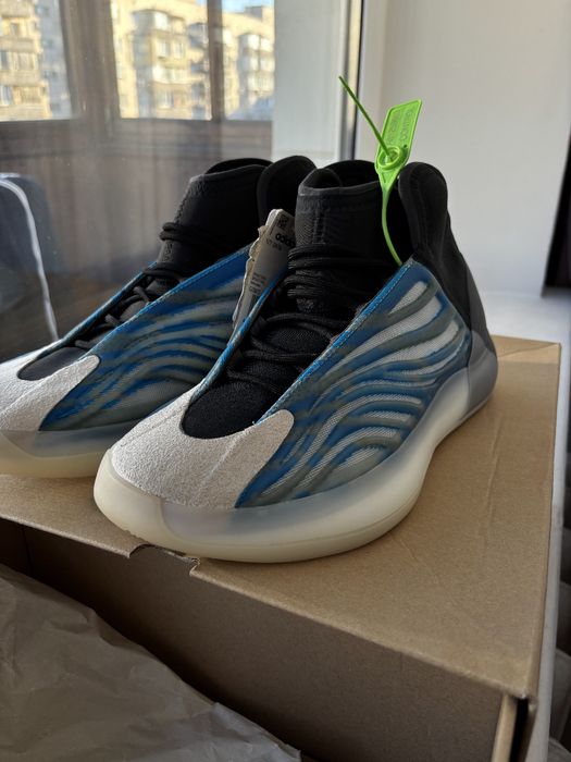 Кросівки adidas yeezzy into blue