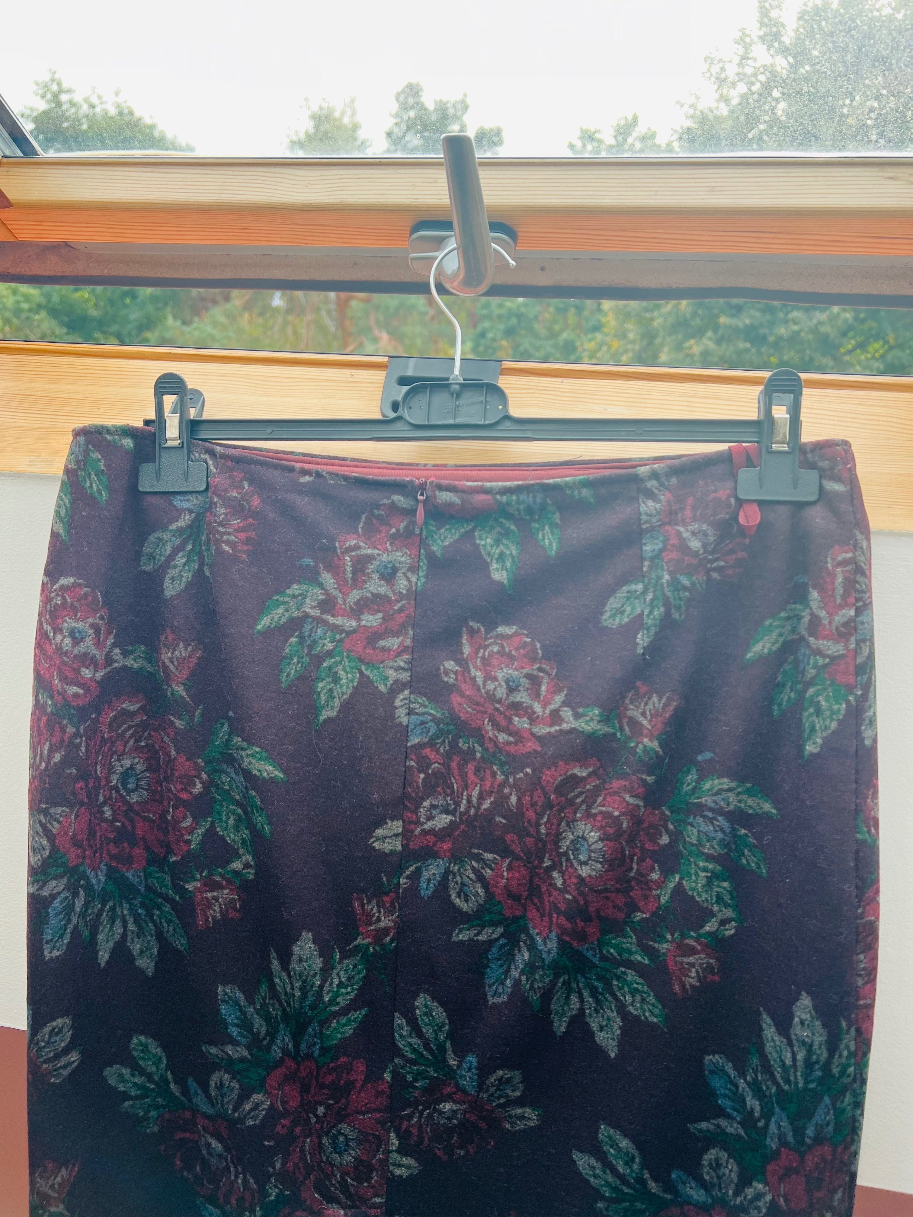 Spódnica w kwiatki rozmiar 42/XL Sigma