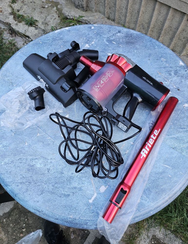 Odkurzacz pionowy cyklonowy Ariete 2761/10 Handy Force Ręczny 600W