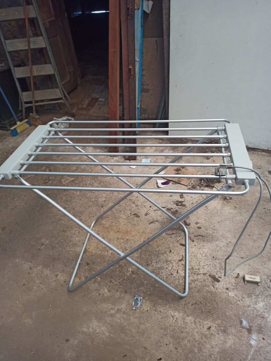 Estendal em alumínio eléctrico