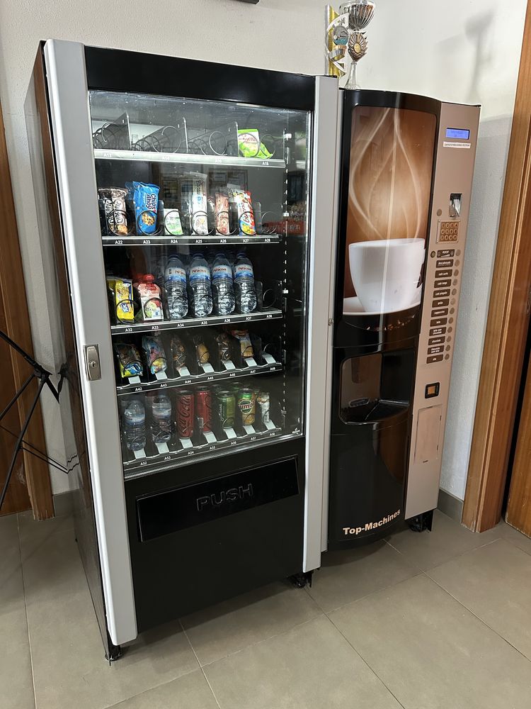 Maquina de vending de snaks e bebidas quentes
