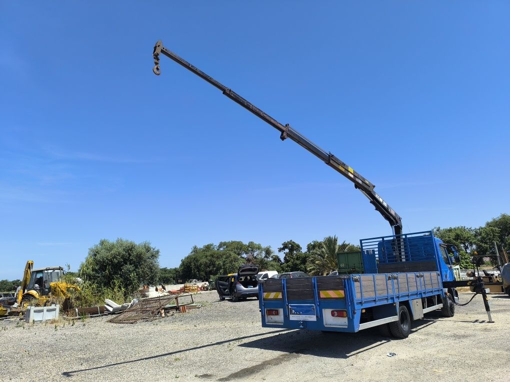 Camião daf estrado com grua hiab