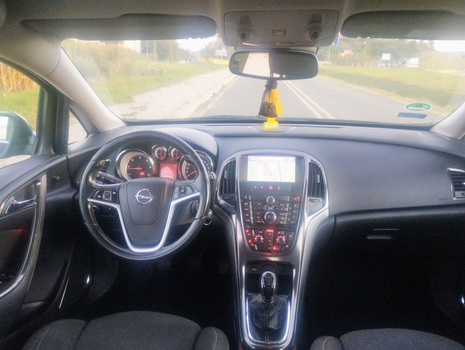 Opel Astra J 1,7cdti 2010r Bez wkładu, posiada hak
