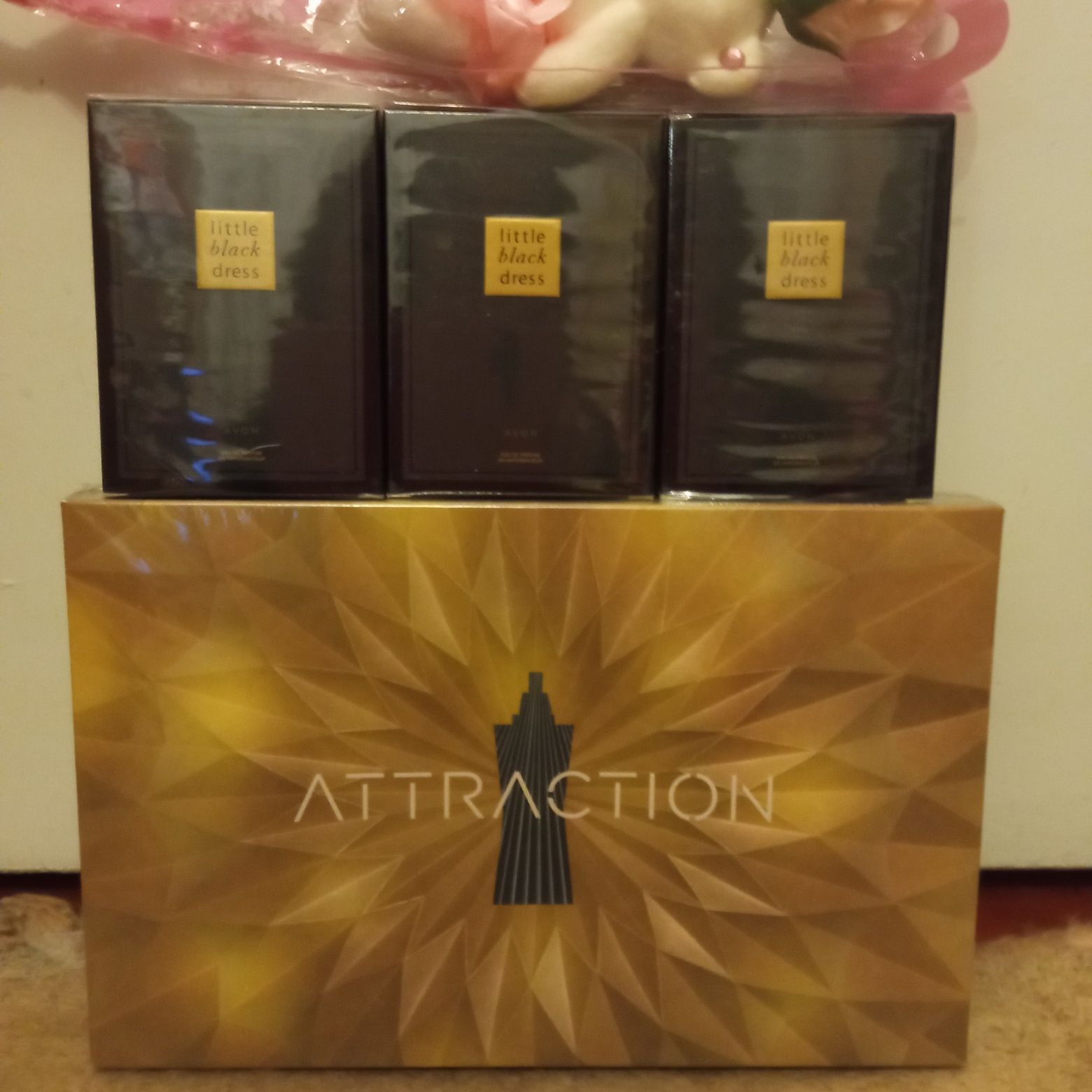 Парфумований набір для Неї: Avon Attraction 3 в 1. Подарунок!