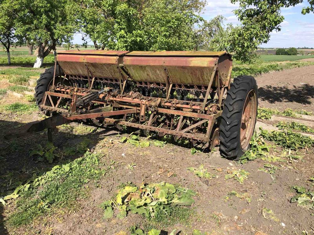 Продам сільськогосподарське обладнання