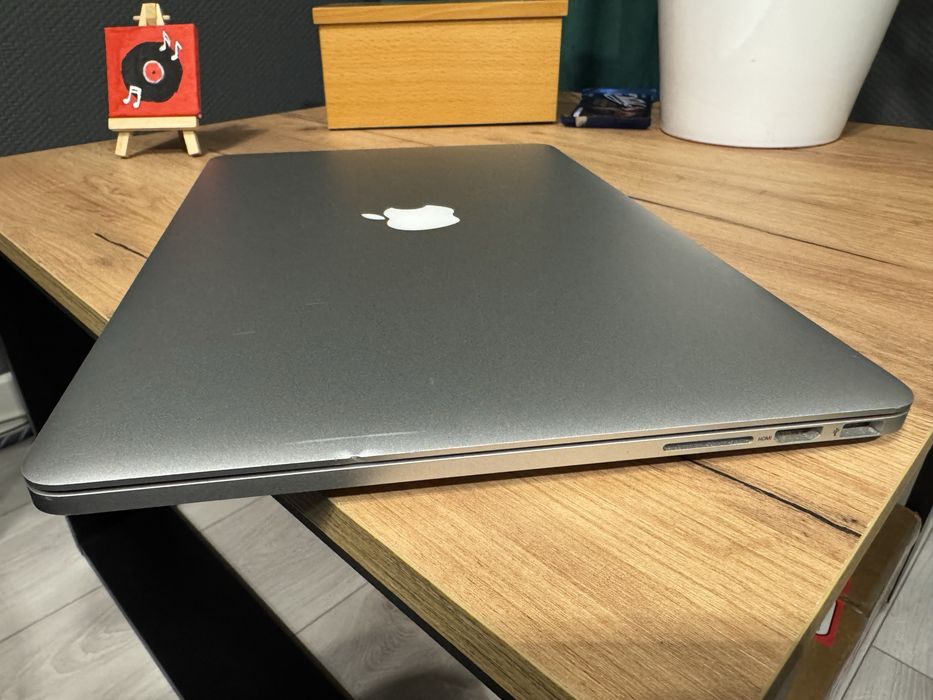 Apple MacBook Pro Retina 15'' A1398 i7 2.2GHz 16GB 1TB (2015)
