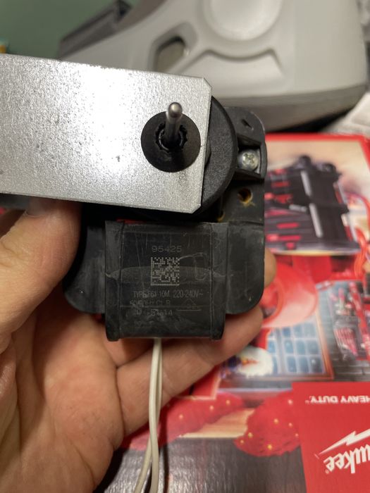 Silnik silniczek elektryczny typ F61-10M