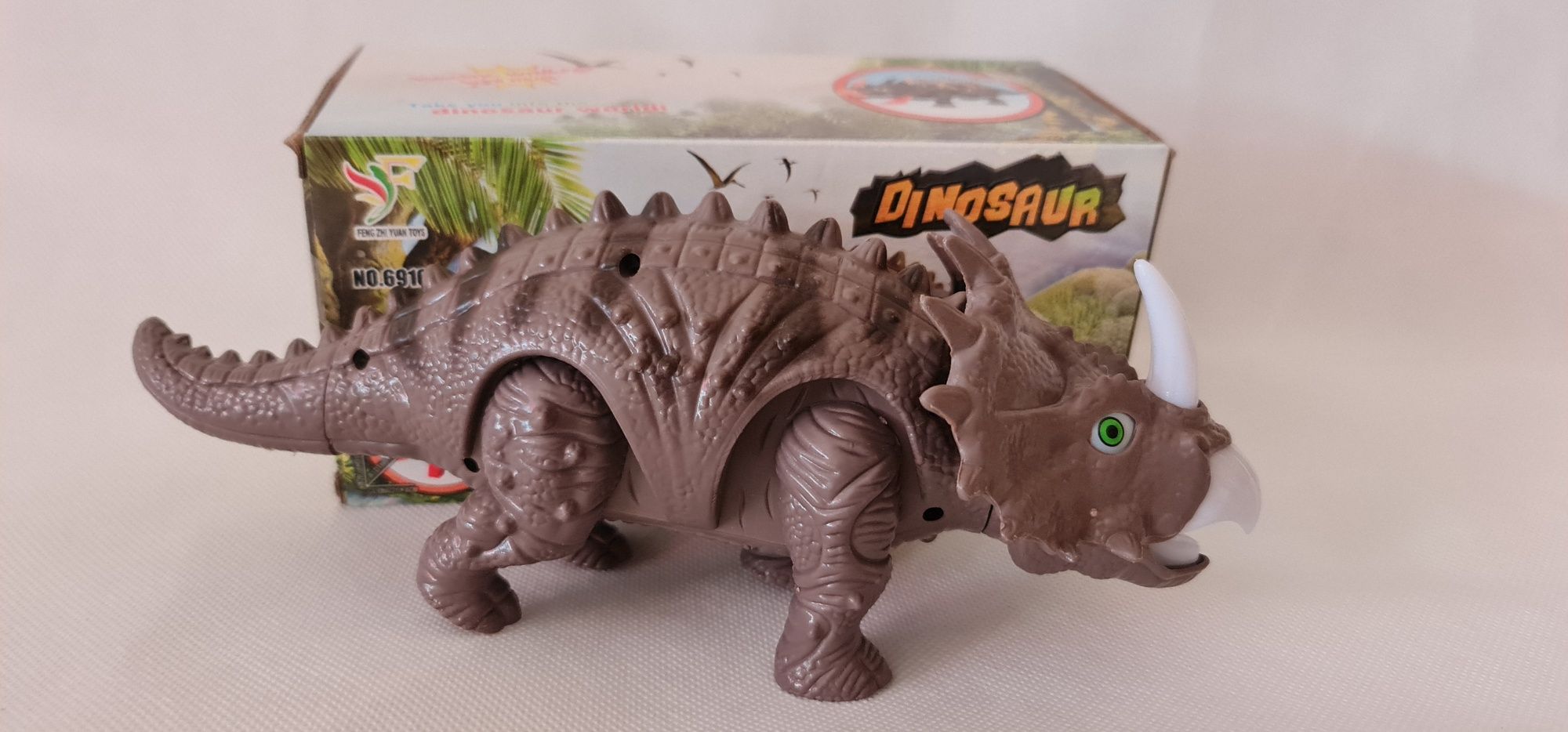 Dinozaur  - Centrozaur na baterie