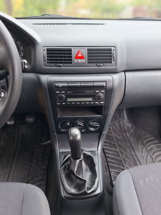 Шкода Октавія Тур 2010р 1.6 MPI