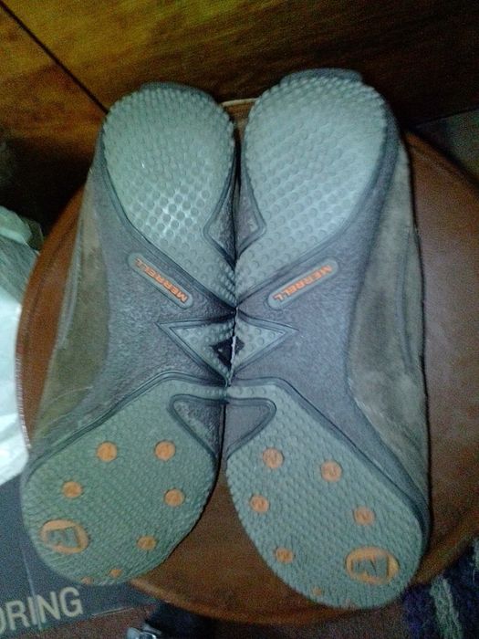 Продам жіноче взуття, три пари.Дивіться будь ласка