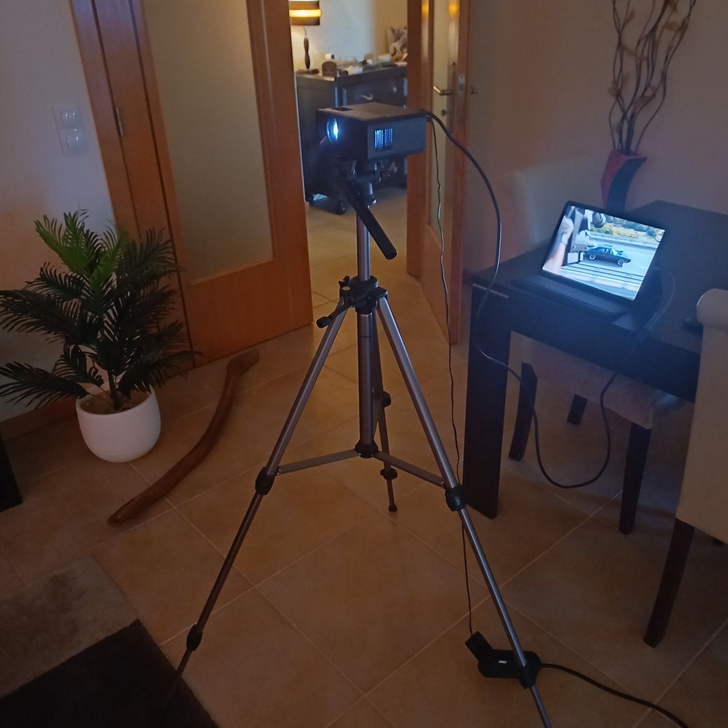 Projetor de 13000 lúmenes 1080P Full HD, 2025