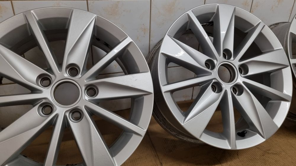 Oryginalne alufelgi 15" VW 5x112 ET43 6Jx15H2