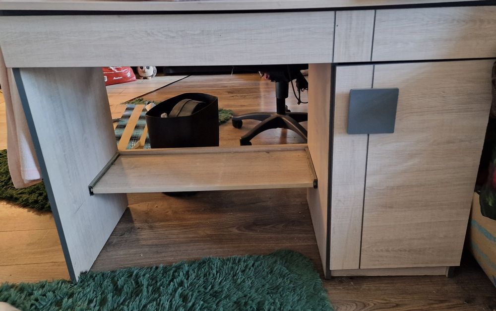 Biurko młodzieżowe Gumi/REZERWACJA