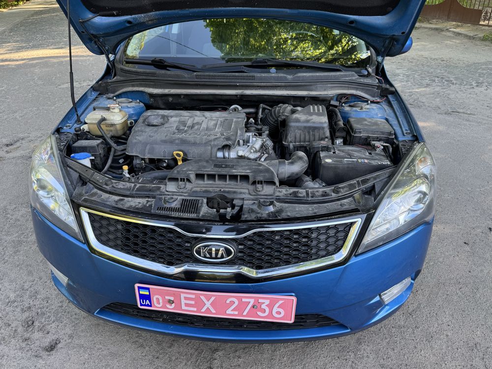 KIA Ceed 2012  хароший надійний автомобіль