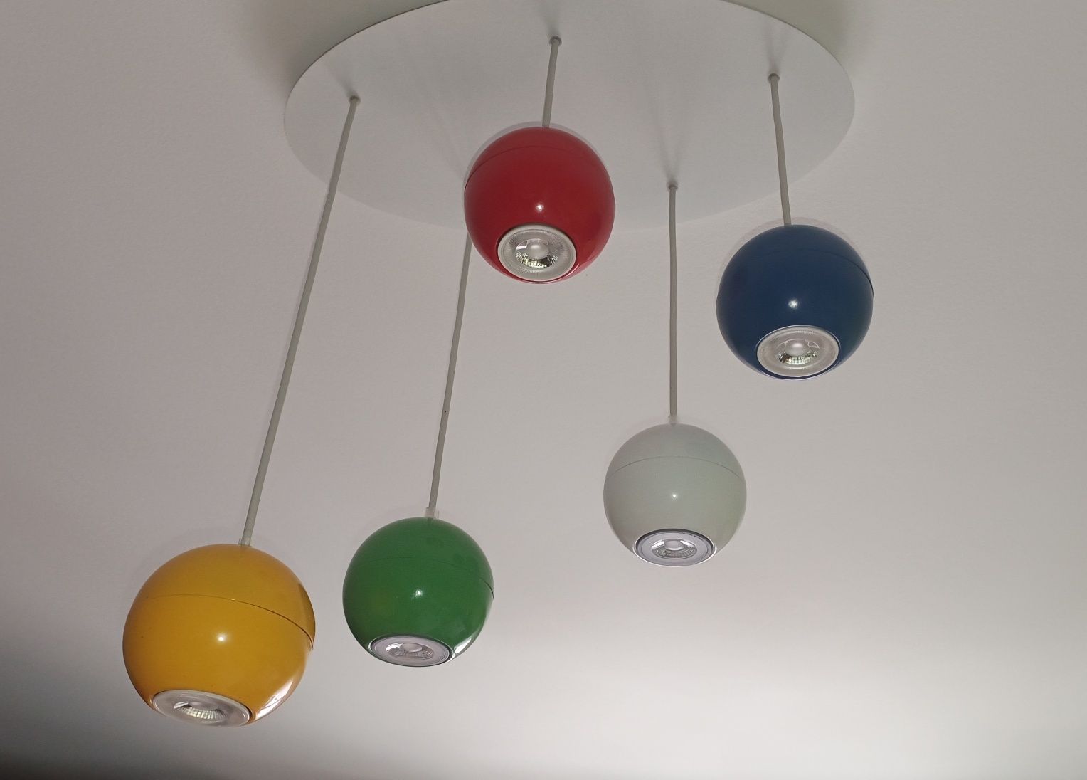 Kolorowa, dziecięca lampa sufitowa