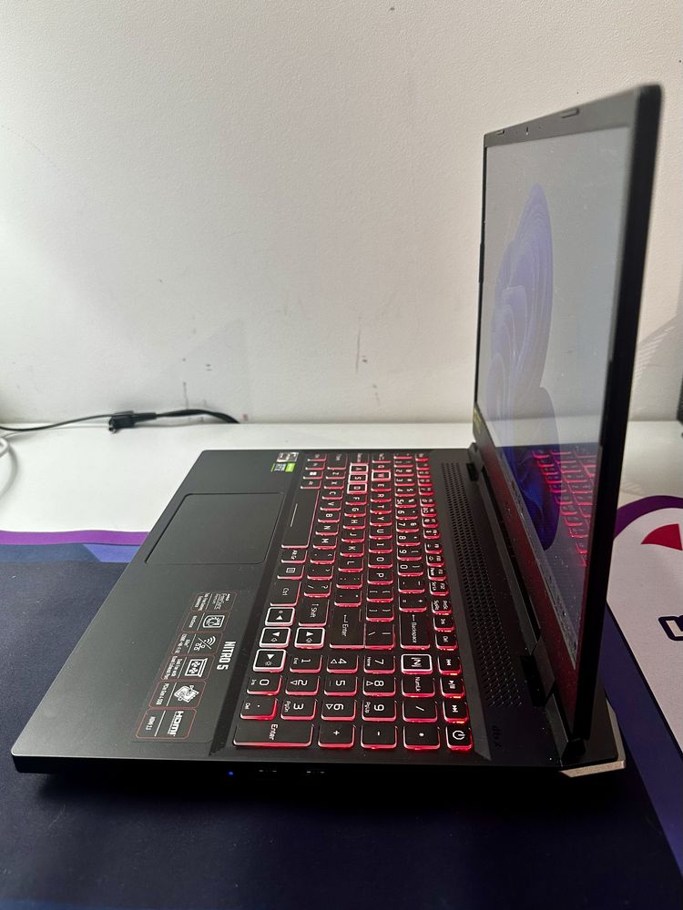 Acer Nitro 5 R7-6800H/RTX3060/32GB DDR5/165Hz/512GB