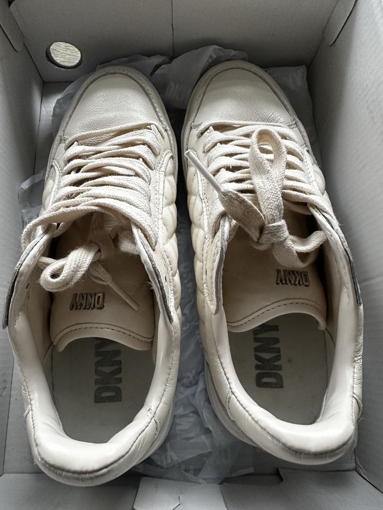 Snakersy DKNY  roz 35,5