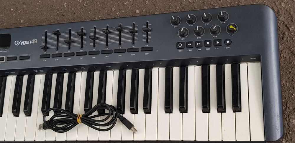 M-AUDIO Oxygen 49 (3rd gen)