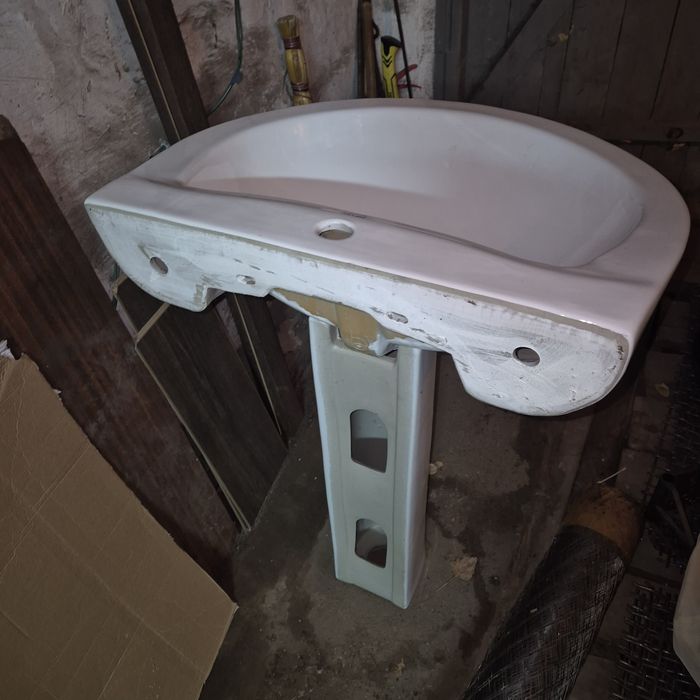 Раковина на ніжчі