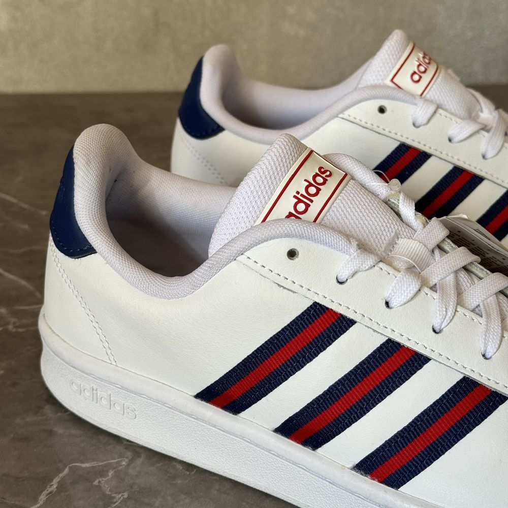 ОРИГІНАЛ 100% Кросівки білі Adidas FV8130 /41 р