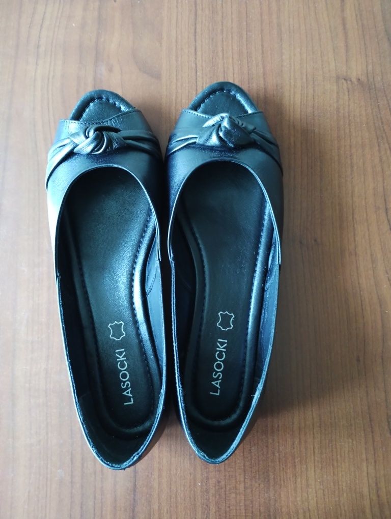 Baleriny skórzane prawie nowe buty damskie Lasocki