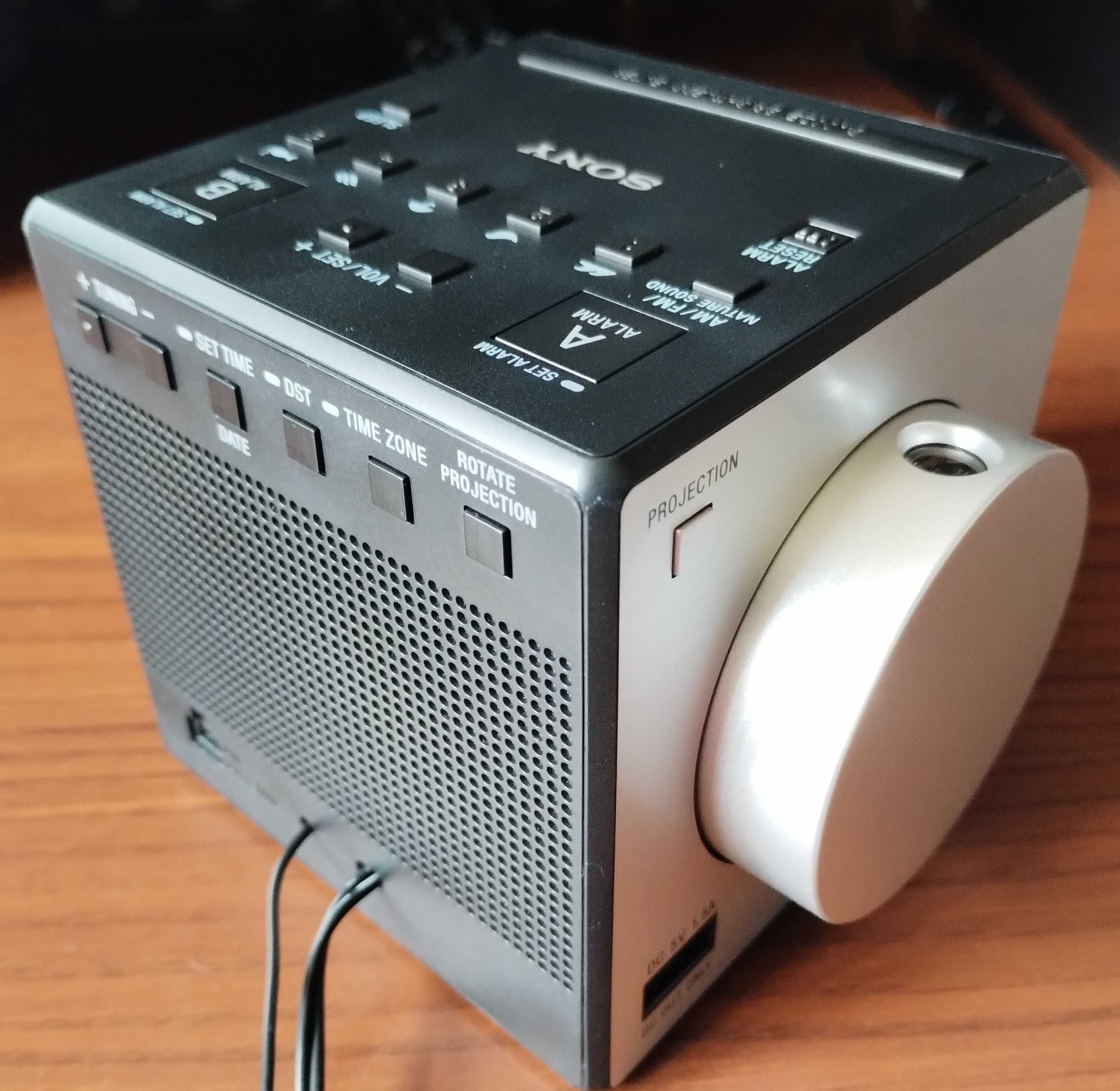 Radio Budzik Sony IC-FC1PJ FM/MW USB ładowania Projektor Godziny NOWY