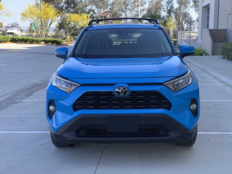 Toyota RAV4 XLE      2019