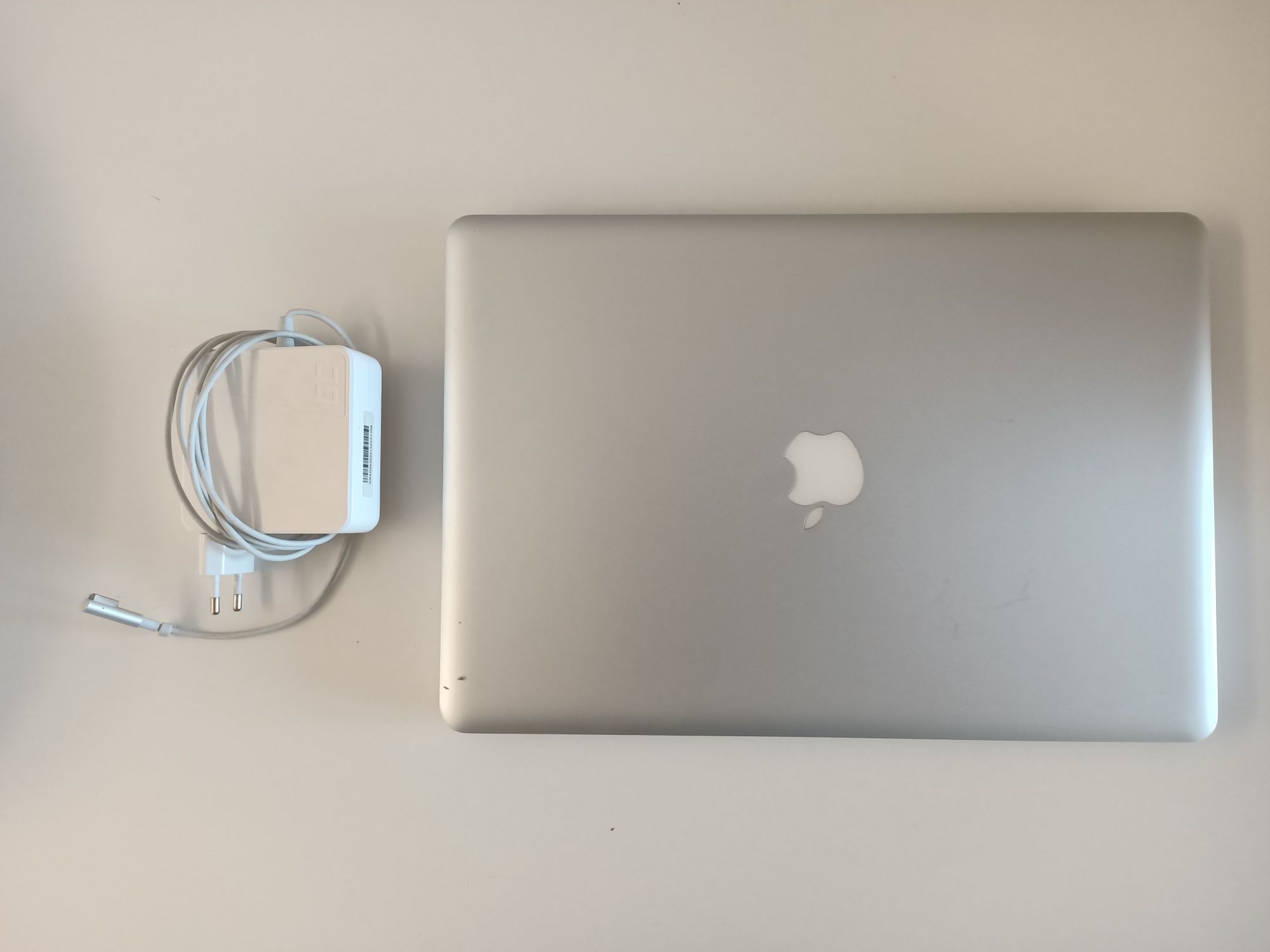 MacBook Pro 15 2011  i7 16Gb SSD 128 GB HDD 320 GB