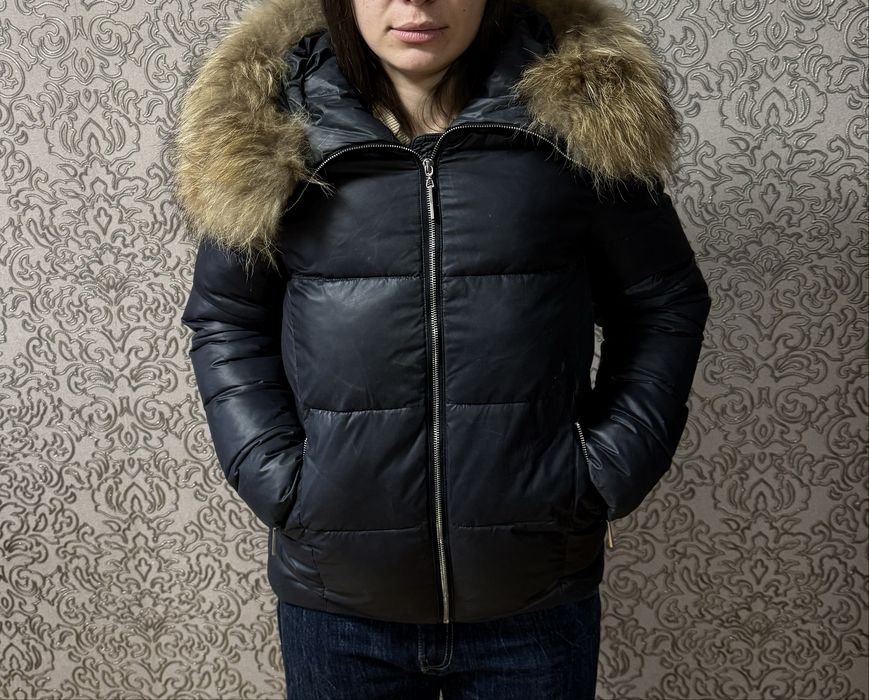 Чорна жіноча осіння, зимова куртка