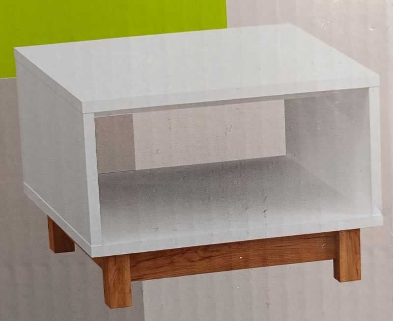 Stolik kwadratowy w stylu skandynawskim 35x50x50cm