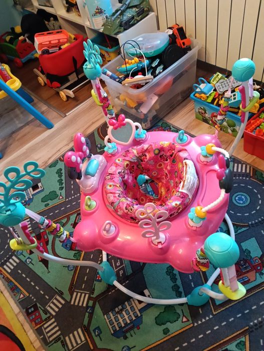 Skoczek. Motyw myszka Miki