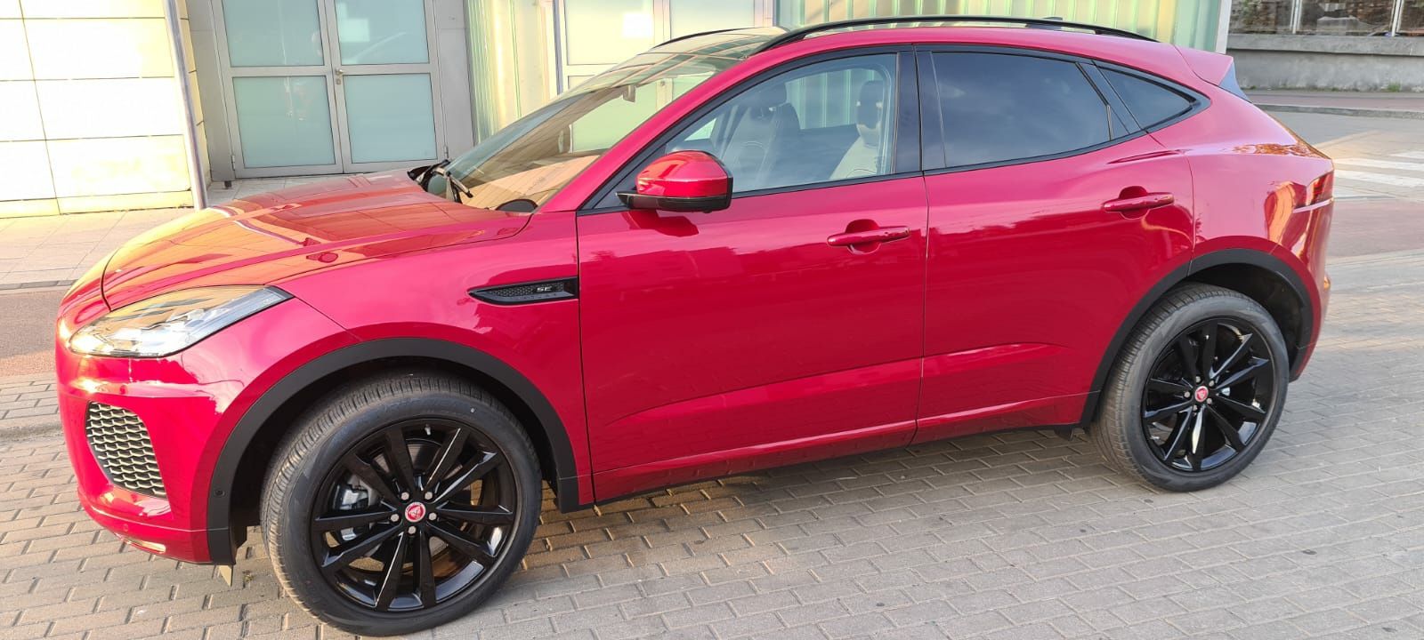 Jaguar E-Pace 2019 Dynamic SE 2.0 benzyna.