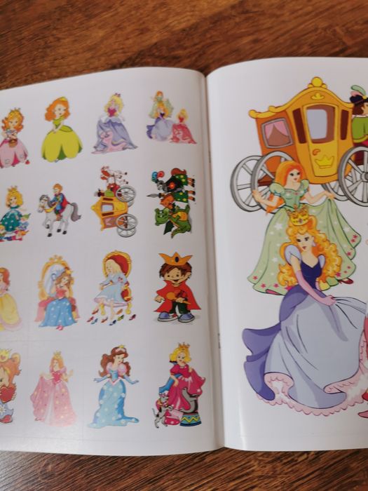 Kolorowanki Księżniczki i Modnisia