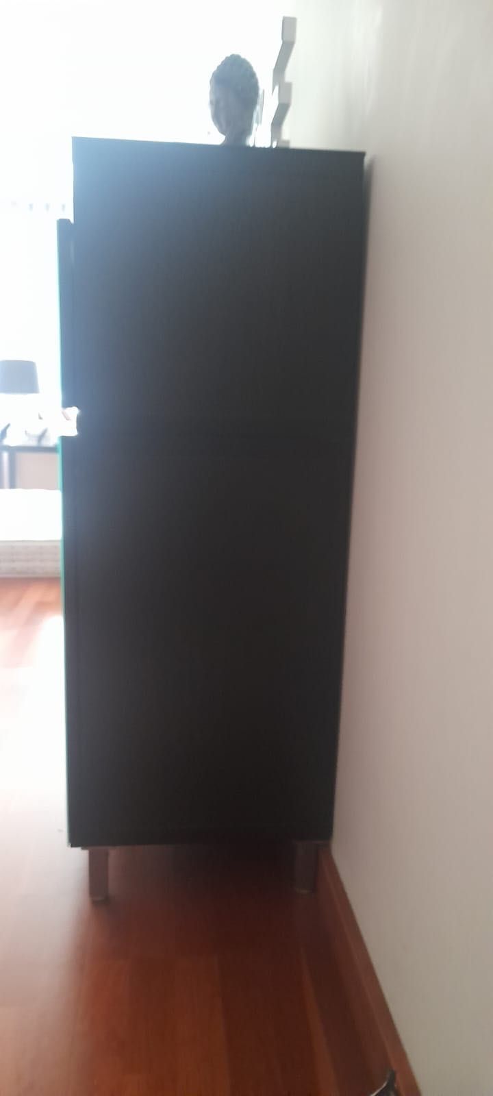 Aparador espelhado do ikea