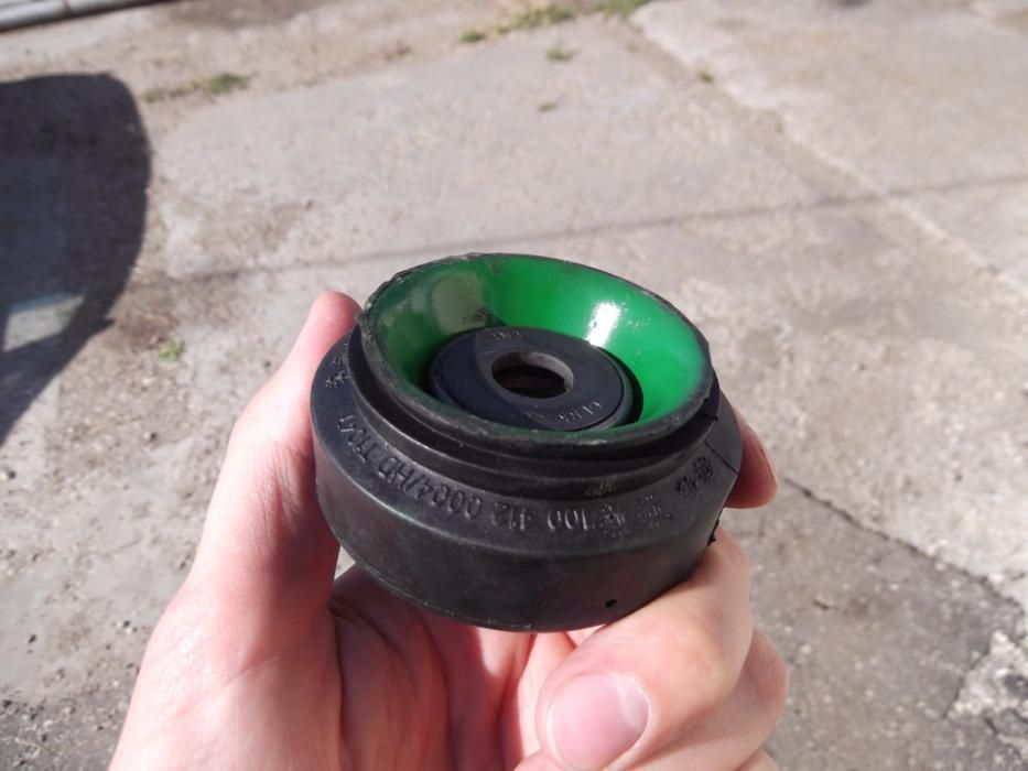 Опорные подшипники стойки на Audi Ауди 80/90 Б3/Б4 Новые ОРИГИНАЛЬНЫЕ